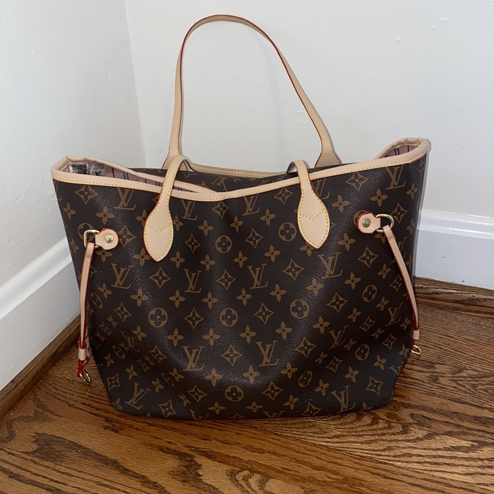 Louis Vuitton Neverfull Bag